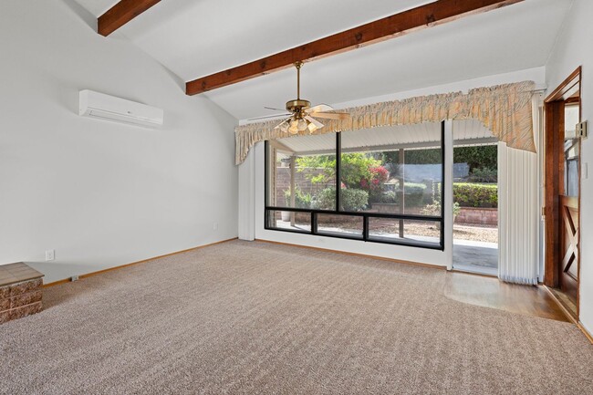 Building Photo - Charming 3 Bedroom 2 Bathroom Home in La M...
