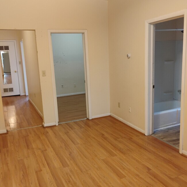 Building Photo - 452A Hudson Avenue - 2