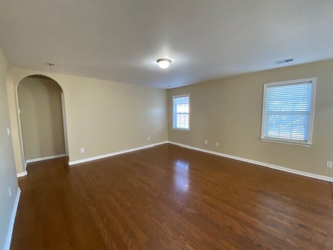 Building Photo - Charming 3 bedroom 2 bath home in Windsor park