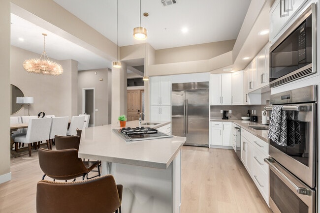 Building Photo - 10837 E Running Deer Trail