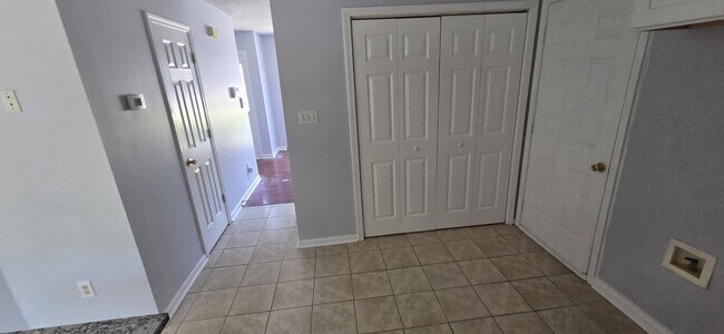 Building Photo - 3508 Selway Dr