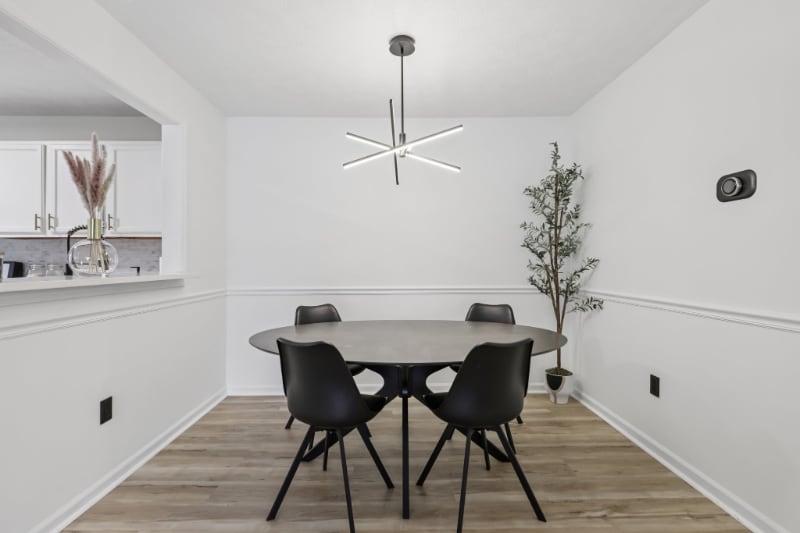 Building Photo - 2209 Hunters Run Dr