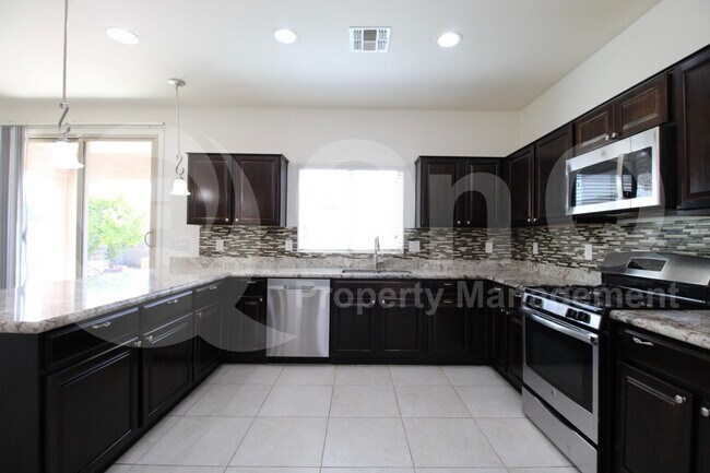 Building Photo - 1819 W Bonanza Dr