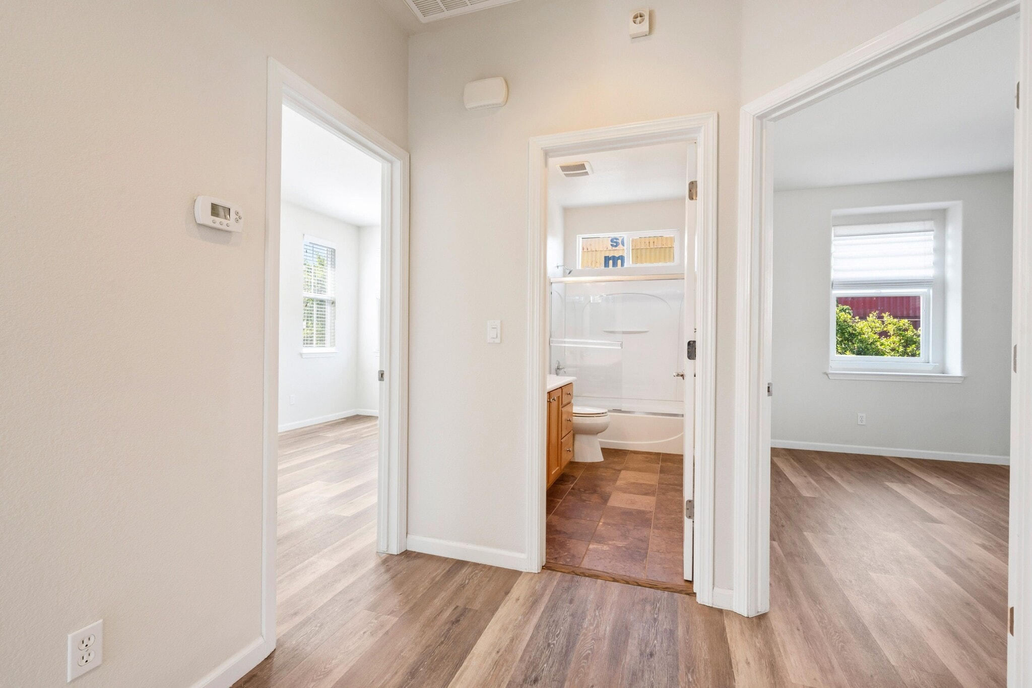 Building Photo - 9437 Dunbar Dr