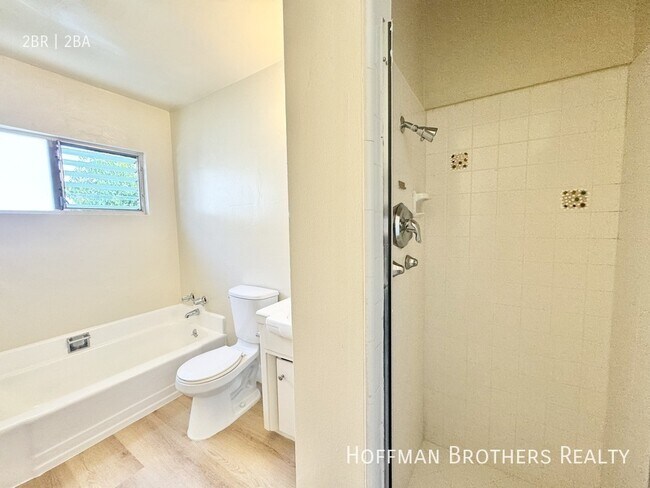 Building Photo - 1540 Laurel Ave