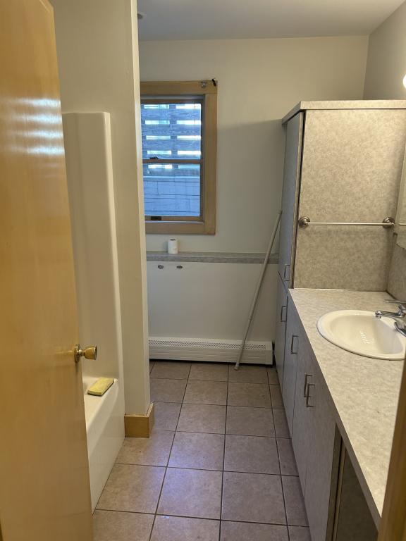 Building Photo - 715 Hampton St