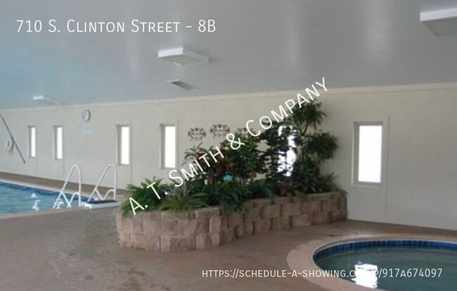 Building Photo - 710 S Clinton St