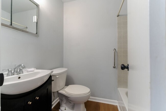Building Photo - Move in ready 3 bedroom 2.5 Bath in Gaithe...