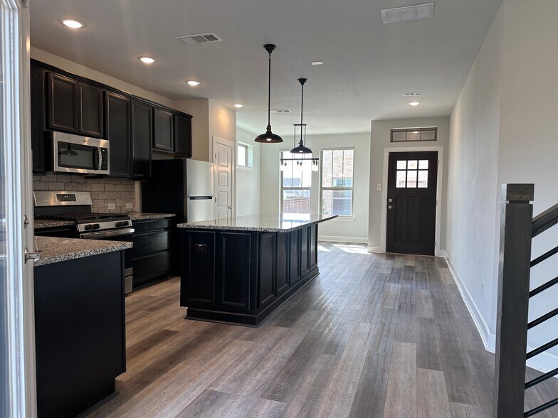 Building Photo - 14228 Walsh Ave