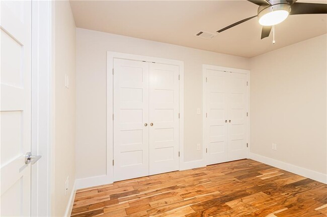 Building Photo - 2509 Del Curto Rd