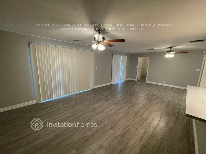 Building Photo - 1810 E Palmcroft Dr