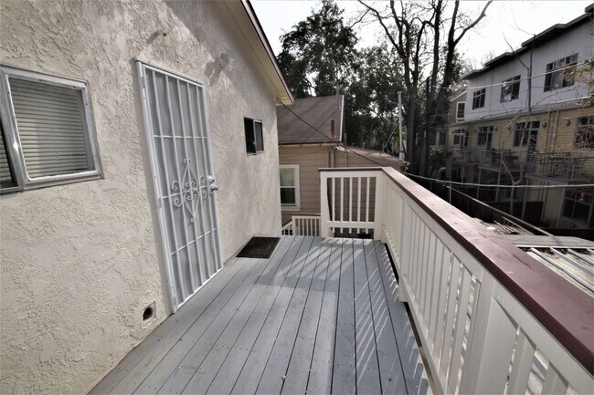 Building Photo - 518-518 15th St