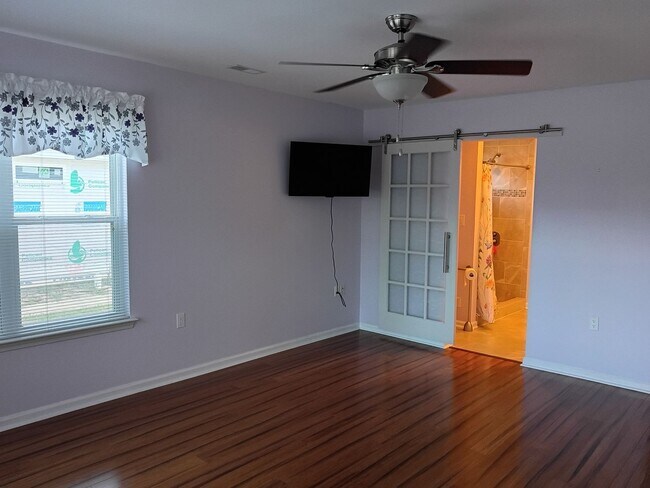 Building Photo - BRIDGEPORT