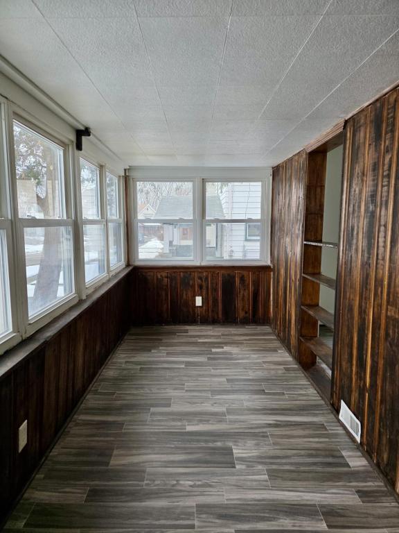 Building Photo - 849 Terra Alta St NE