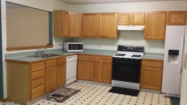 Spacious Eat-In Kitchen - 3857 Reeves Ln