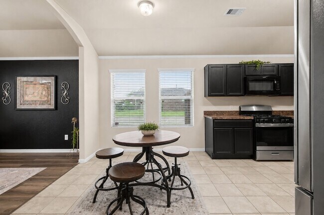 Building Photo - 301 Turquoise Trade Dr