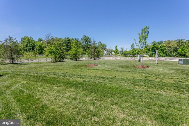 Building Photo - 41355 Tarragon Leaf Dr