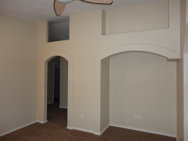 Building Photo - 6301 Vaughn Dr NE