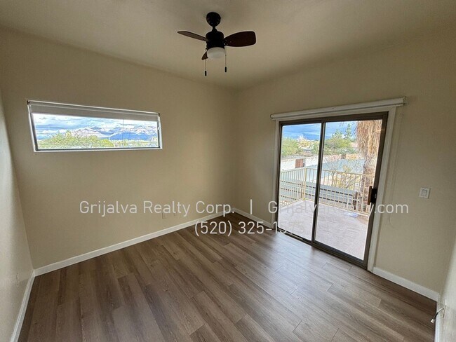 Building Photo - 1415 E Lester St