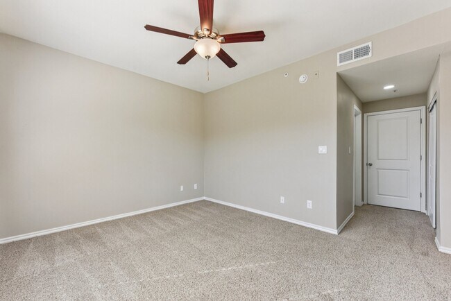 Floorplan - Waters Edge Apartment Homes