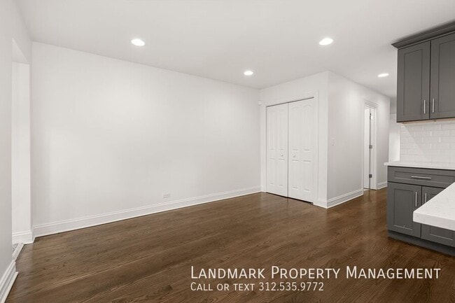 Building Photo - 3706 S Paulina St