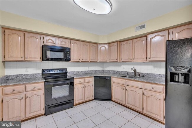 Building Photo - 506 Hazelwood Ln