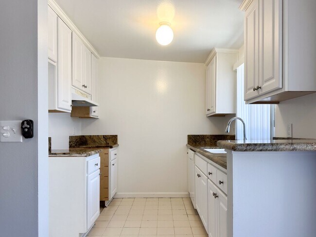 Building Photo - Clearbrook Ln (109)