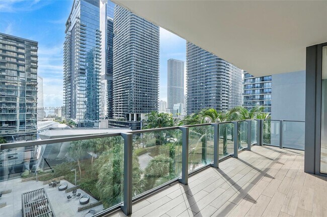 Building Photo - 88 SW 7th St