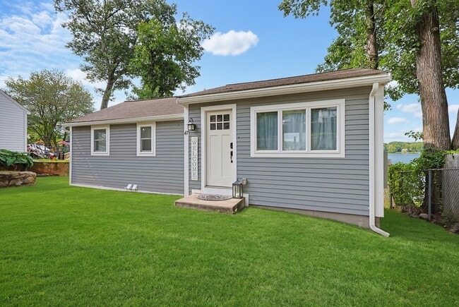 Building Photo - 47 Lakeshore Dr