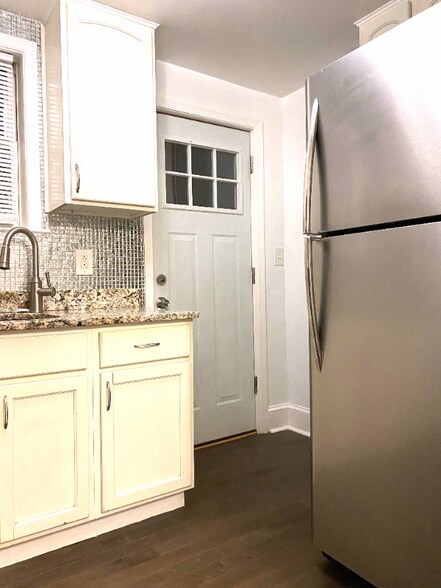 Building Photo - 5527 N Palethorp St