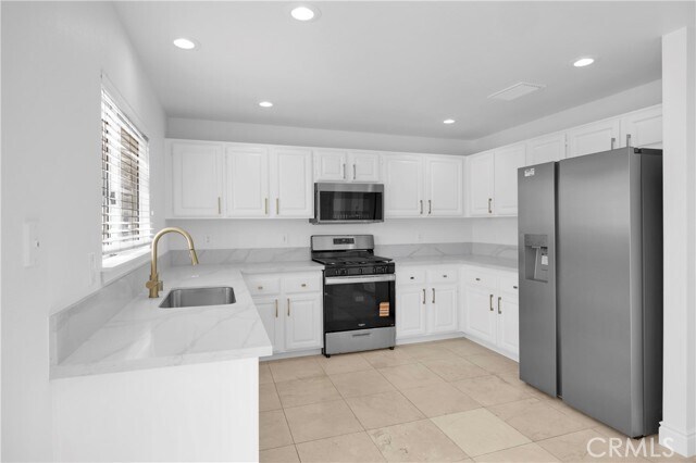 Building Photo - 1614 E Sedona Dr