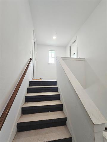 Building Photo - 206 S Village Way