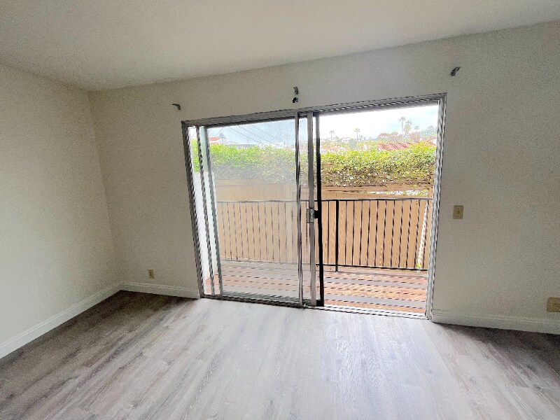 Building Photo - 147 Avenida Serra
