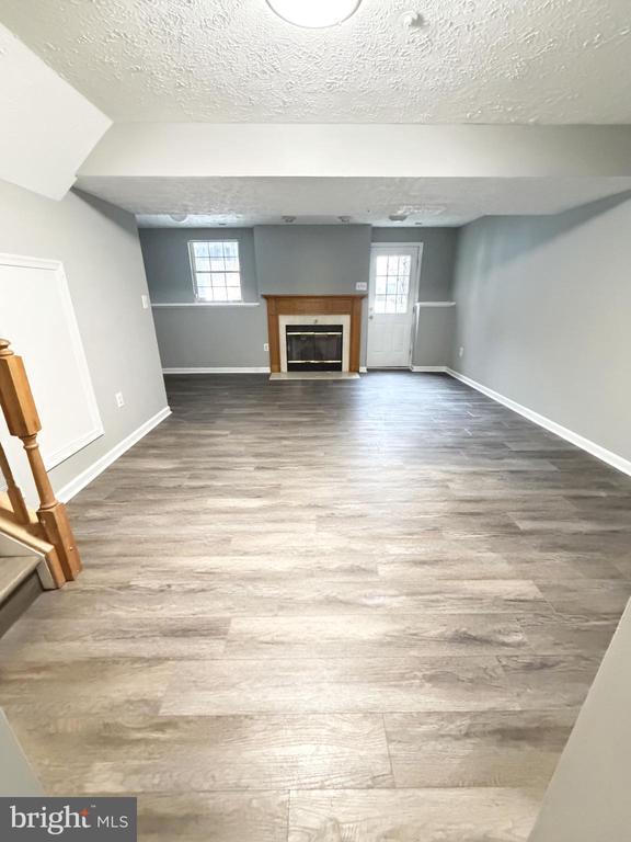 Building Photo - 8624 Mayaone St