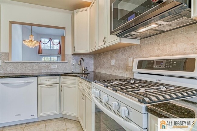 Building Photo - 1802 Schindler Dr