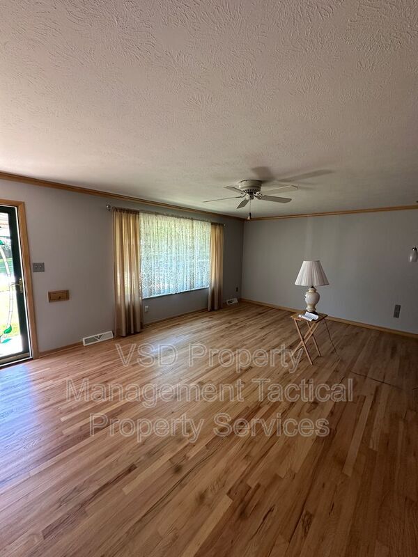 Building Photo - 6188 Cabrini Ln