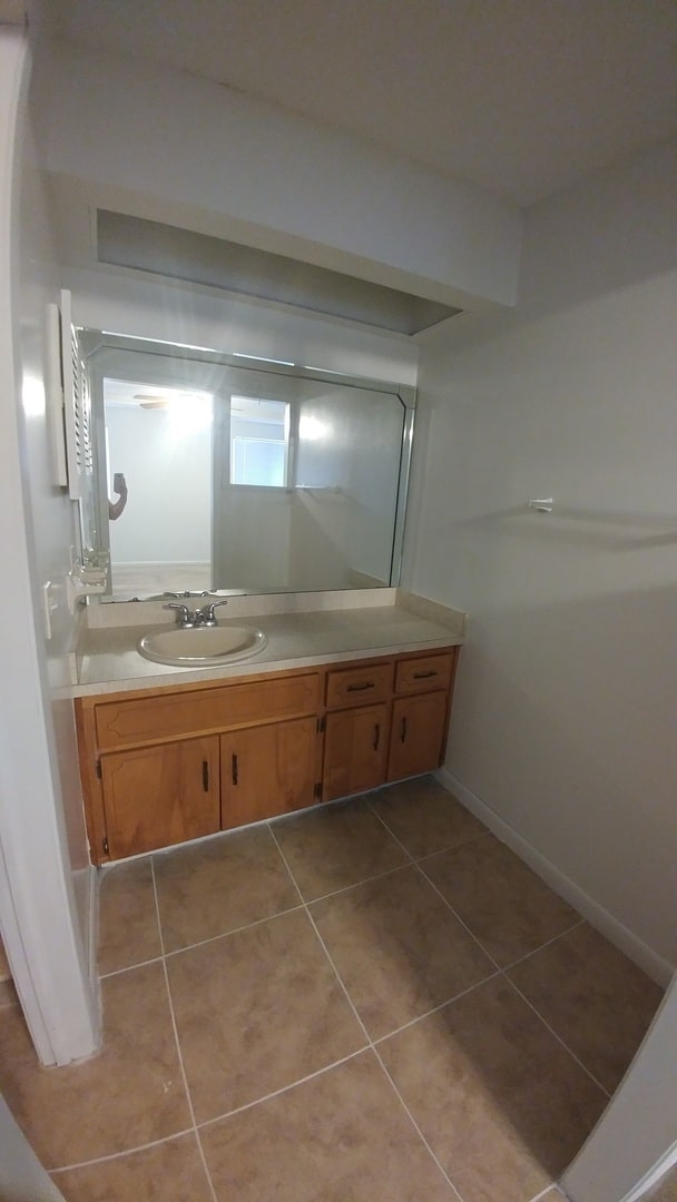 Building Photo - Newly Renovated Beautiful 2 Bedroom Home