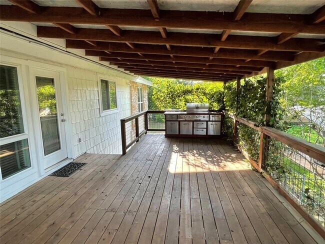 Building Photo - 5802 Longhorn Landing