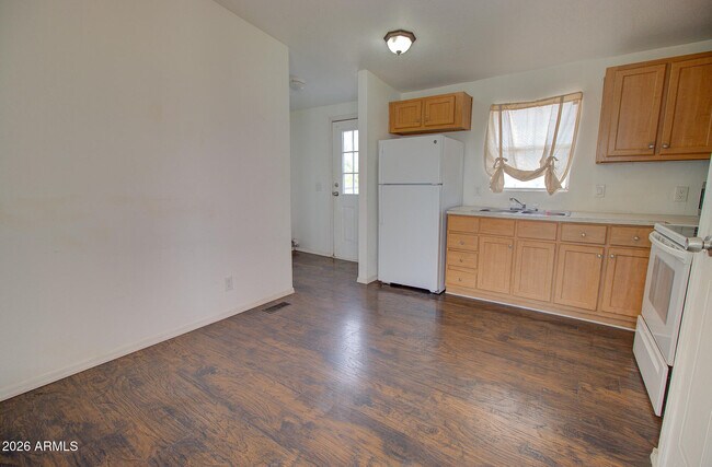 Building Photo - 5706 N Fuchsia St