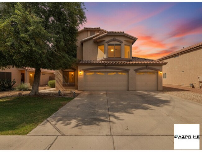 Building Photo - Unwind in Luxury in this Stunning, Fully f...