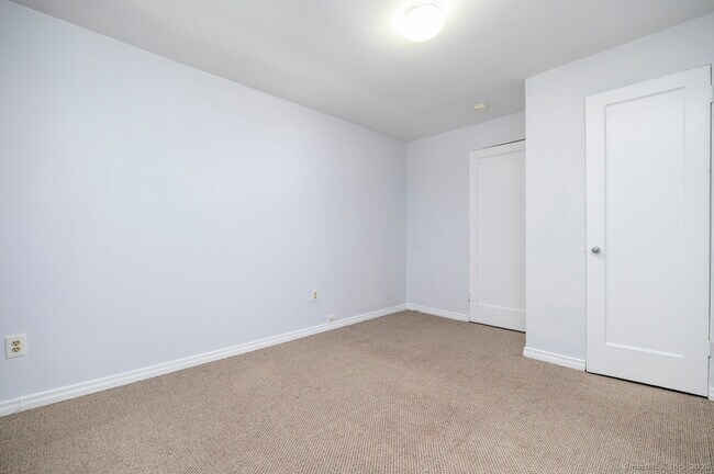 Building Photo - 29G Clarmore Dr