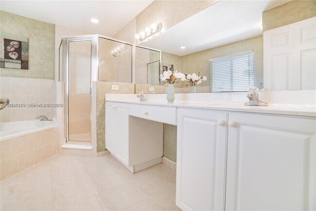 Building Photo - 11425 NW 34th Pl