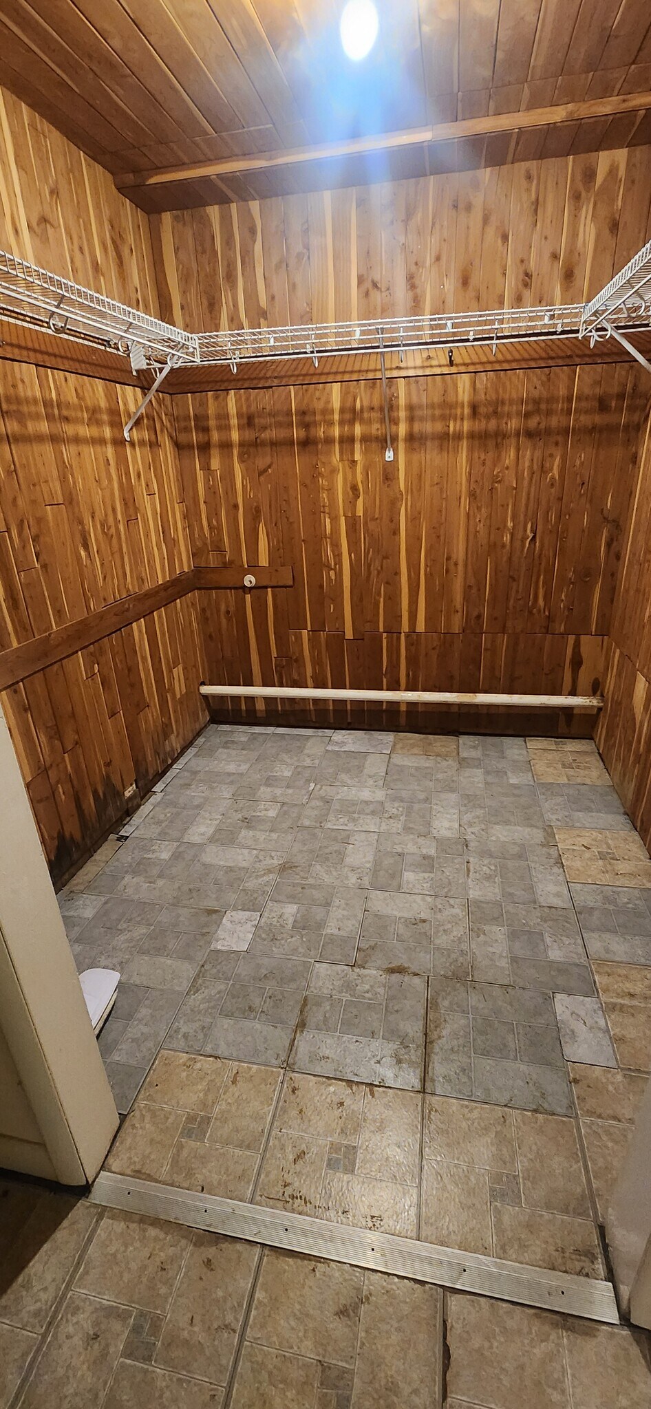 Large walk in closet - 702 Plum St SW