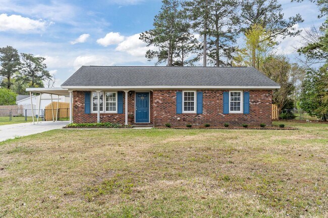 Building Photo - Pet-Friendly | Large Fenced Yard in North Wilmington