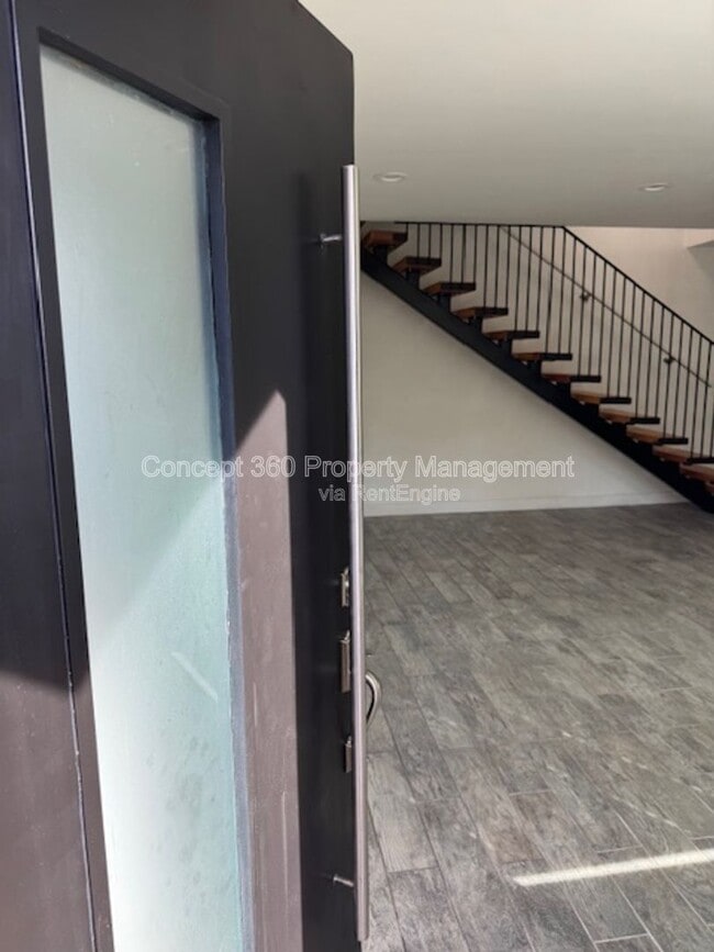 Building Photo - 13646 Verdura Ave