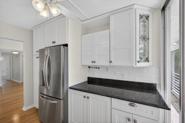 Building Photo - 1071 Sugar Sands Blvd