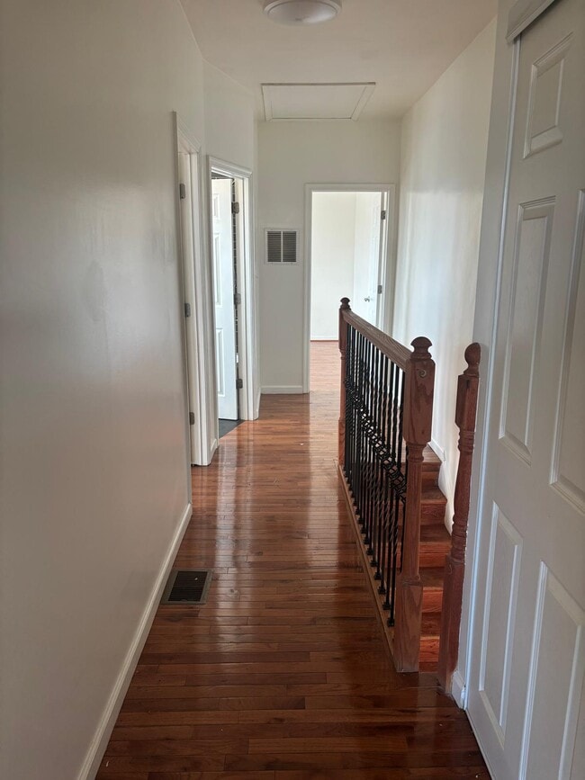 Building Photo - 2939 E Monument St