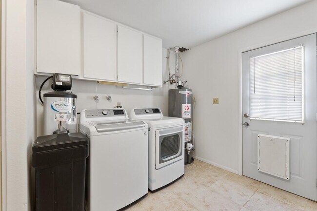 Building Photo - 8307 E Arlington Rd