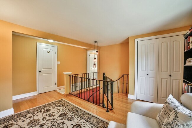 Building Photo - 32 Bernhardt Dr