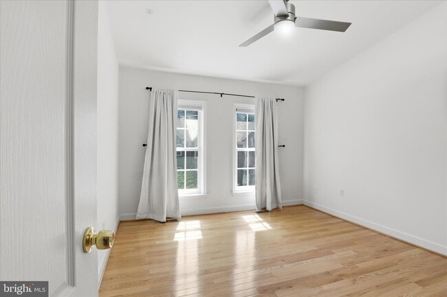 Building Photo - 3946 Valley Ridge Dr